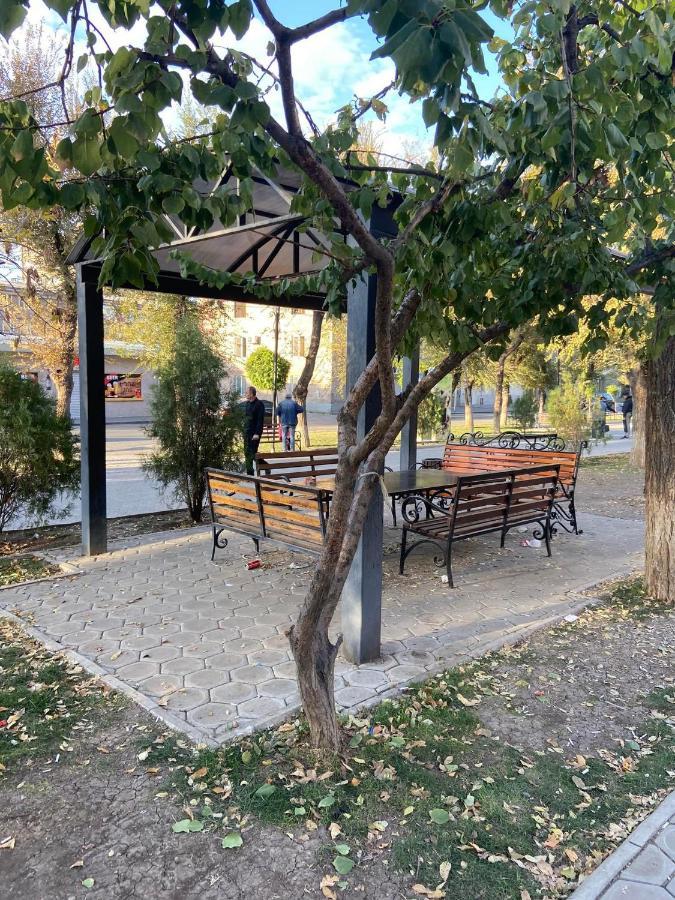 Vahe'S Family Guest House Front Γιερεβάν Εξωτερικό φωτογραφία