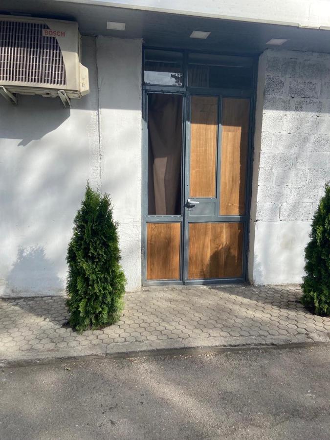Vahe'S Family Guest House Front Γιερεβάν Εξωτερικό φωτογραφία